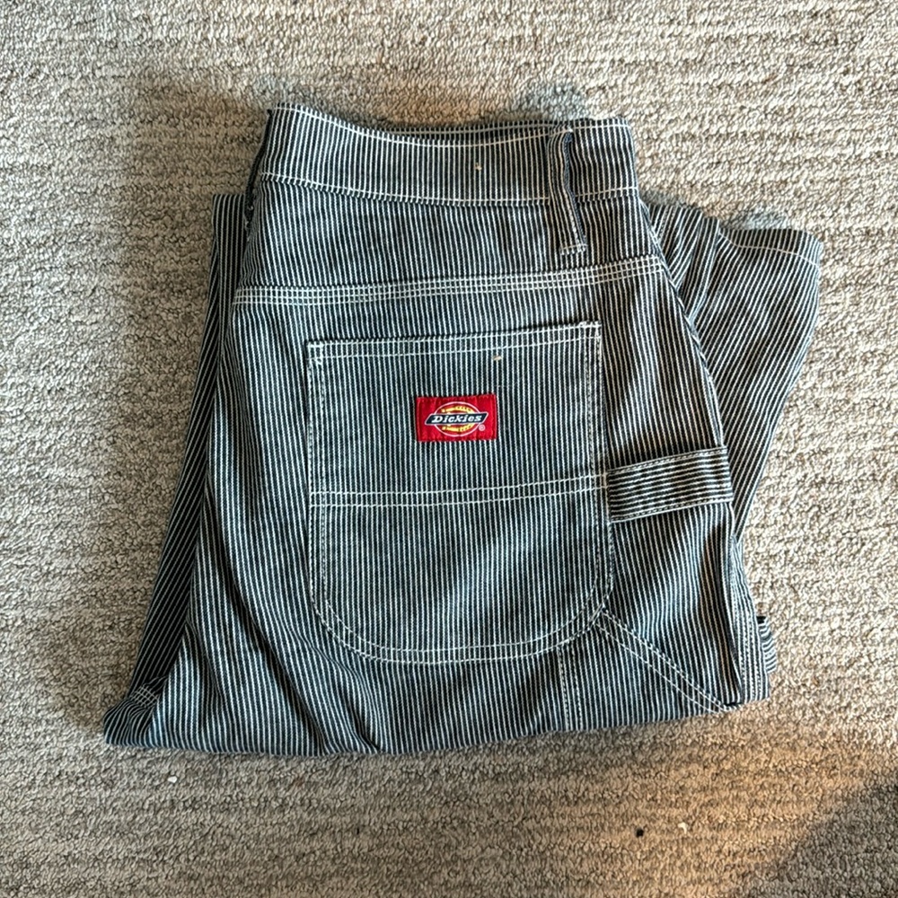 Navy blue and white pinstripe dickie’s cargo pants 5/27